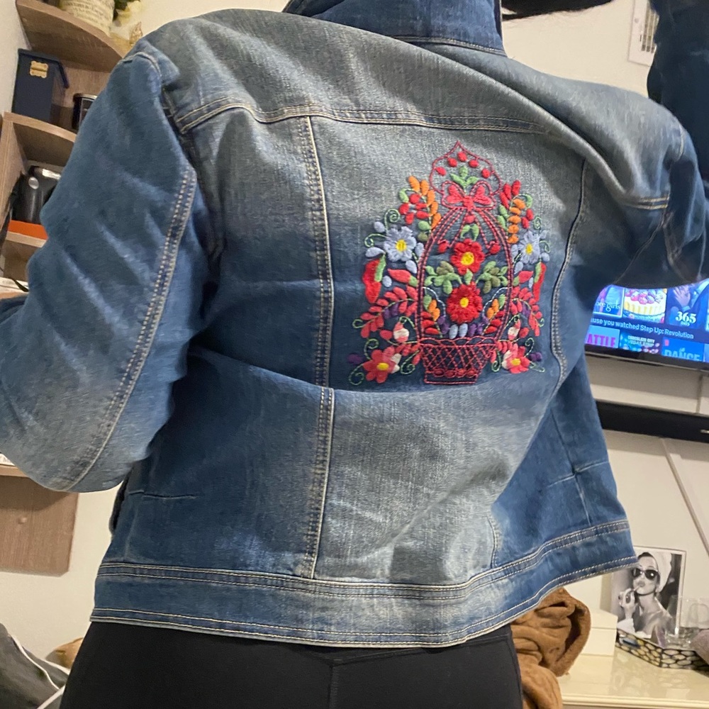 Embroidered Jean jacket - Picture 3 of 3